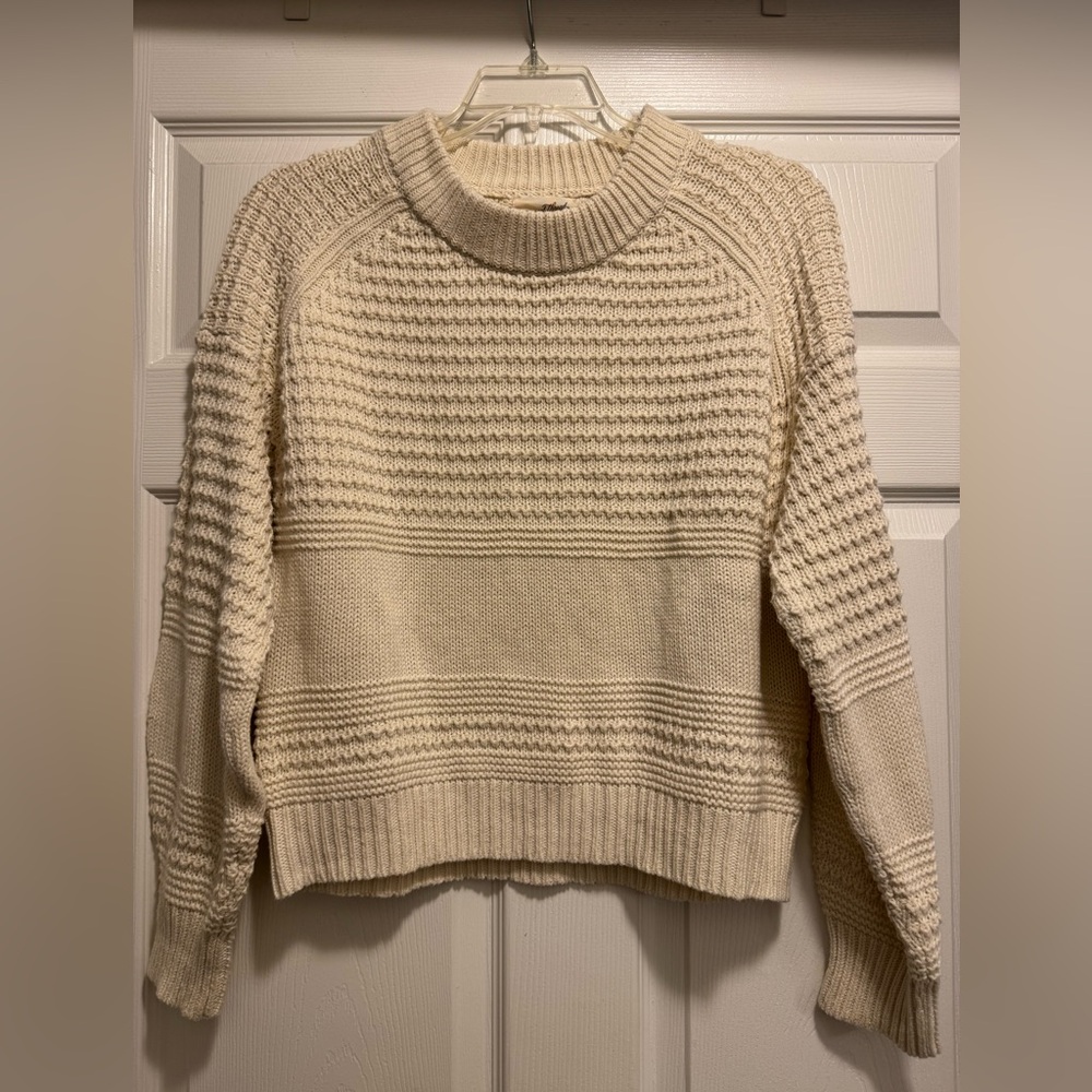 Universal Threads textured cream sweater